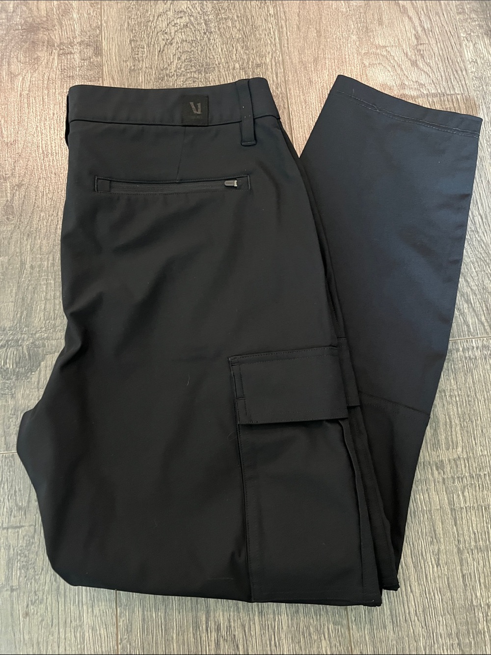 Vuori Meta Cargo Pants in black